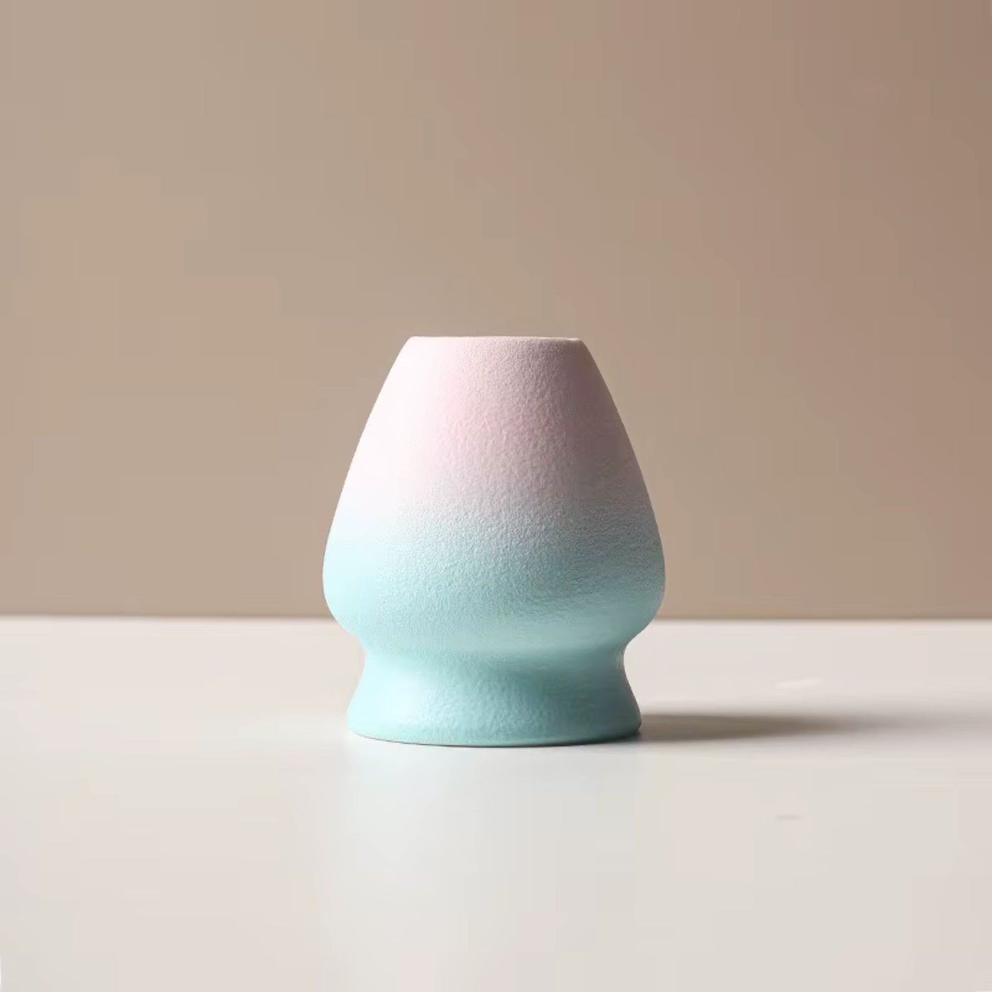 2-teiliges Keramik Matcha Schalen Set Basic | Matcha Schale (500 ml) & Bambusbesen Chasen-Halter, Blau-Rosa