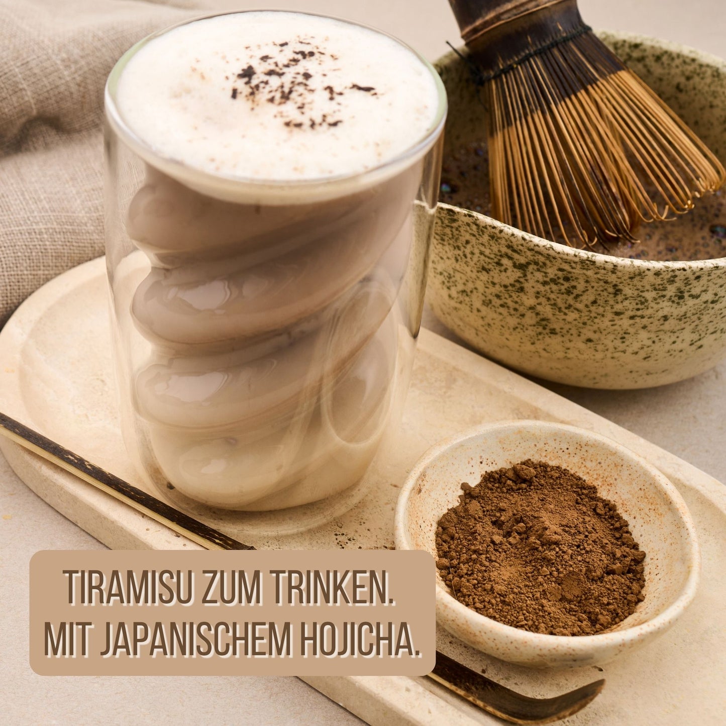 Biomatea Hojicha Tiramisu Latte Pulver – Cremiger Dessert Latte ohne Kaffee – Japanischer Hojicha Grüntee, vegan & glutenfrei, 140g