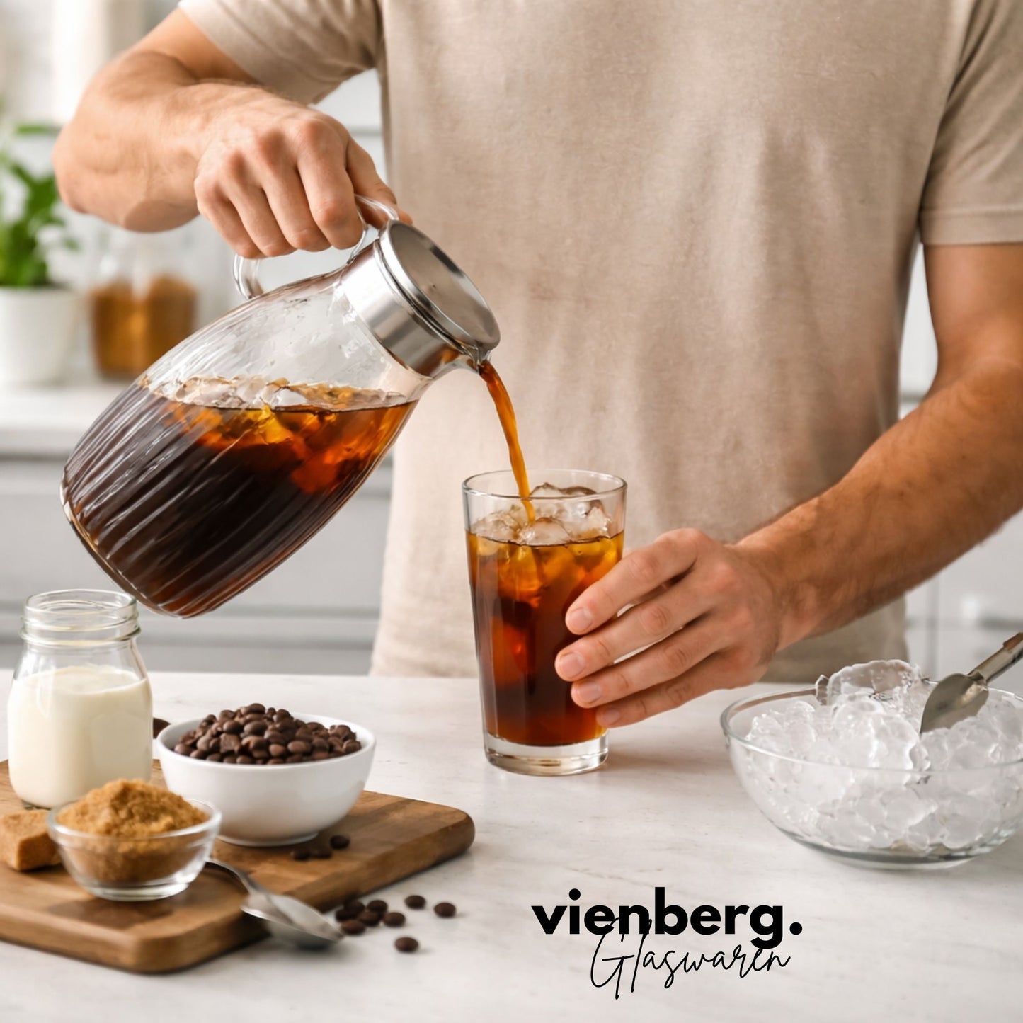 Aqua Glaskaraffe 1,8L aus Borosilikatglas mit Edelstahl-Deckel & Filter – Wasserkaraffe, Wasserkrug, Weinkaraffe, Hitzebeständig