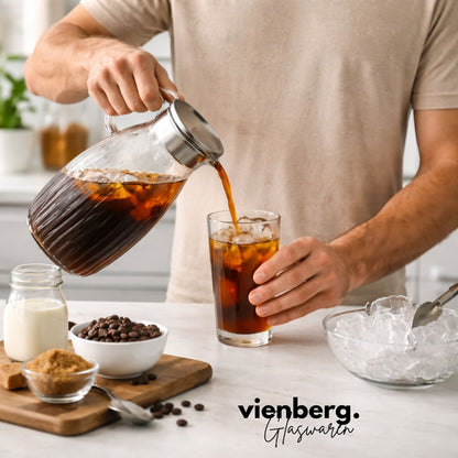 Aqua Glaskaraffe 1,8L aus Borosilikatglas mit Edelstahl-Deckel & Filter – Wasserkaraffe, Wasserkrug, Weinkaraffe, Hitzebeständig