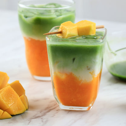 Japanischer Matcha Pulver mit Mango Pulver, gesüßt – 100g – Sofort löslich in Wasser oder Milch, trinkfertig