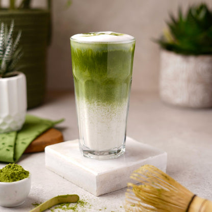 Japanischer Matcha Pulver mit Bananen Pulver, gesüßt – 100g – Sofort löslich in Wasser oder Milch, trinkfertig